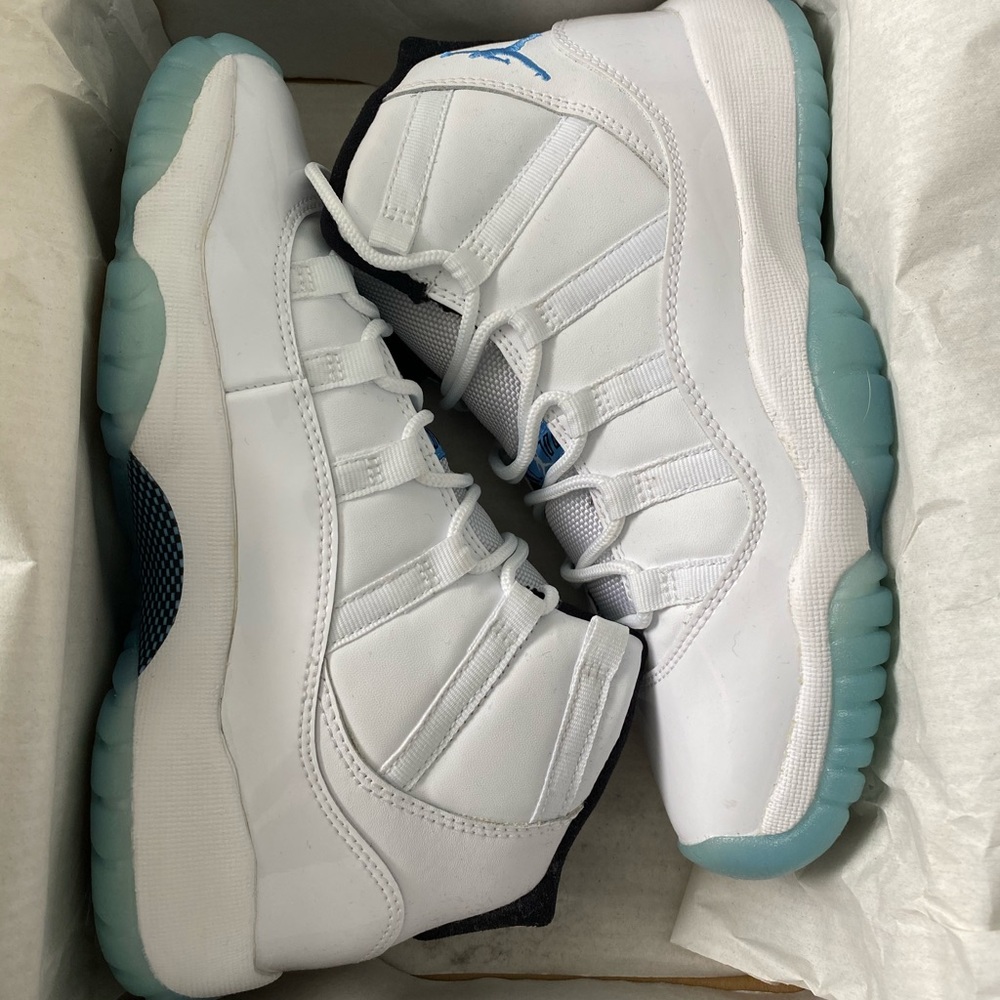 Jordan 11 Retro BG Legend Blue